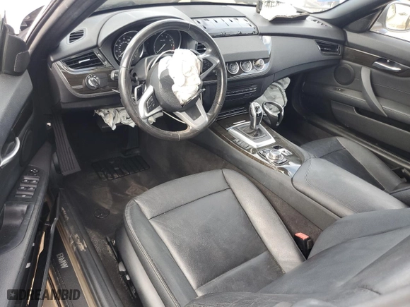 2014 BMW Z4 sDrive28i with VIN WBALL5C53EJ105042, listed as a Copart auction lot 71824564 with 0 mi miles and Salvage Title. Bid and sale history available at carsss.com. Image 8.