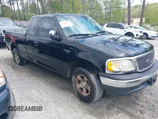 2000 Ford F-150 XL with VIN 1FTZX1723YNB84512, listed as a IAAI auction lot 41966003 with 1 mi miles. Bid and sale history available at carsss.com. Image 1.