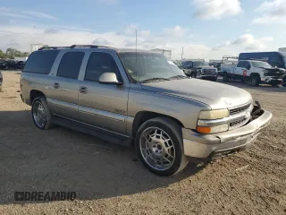 2000 Chevrolet Suburban LT with VIN 3GNEC16T0YG143890, listed as a Copart auction lot 72273534 with 242,305 mi miles and Salvage Title. Bid and sale history available at carsss.com. Image 4.