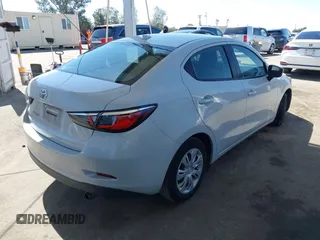 2019 Toyota Yaris L с VIN 3MYDLBYV5KY512111, выставлен на аукционе IAAI как лот 42317107 с пробегом 74 632 миль миль и . История ставок и продаж доступна на DreamBid. Изображение 4.