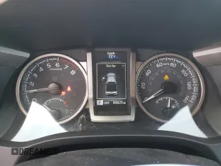 2021 Toyota Tacoma 4WD SR5 with VIN 3TMDZ5BN1MM110846, listed as a Copart auction lot 47306845 with 60,625 mi miles and Salvage Title. Bid and sale history available at carsss.com. Image 9.