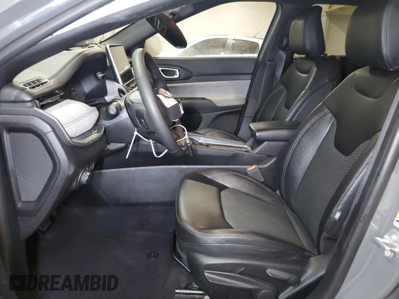 2024 Jeep Compass Latitude с VIN 3C4NJDBN8RT603412, выставлен на аукционе Copart как лот 62666635 с пробегом 32 129 миль миль и Чистый • Clean title. История ставок и продаж доступна на DreamBid. Изображение 7.