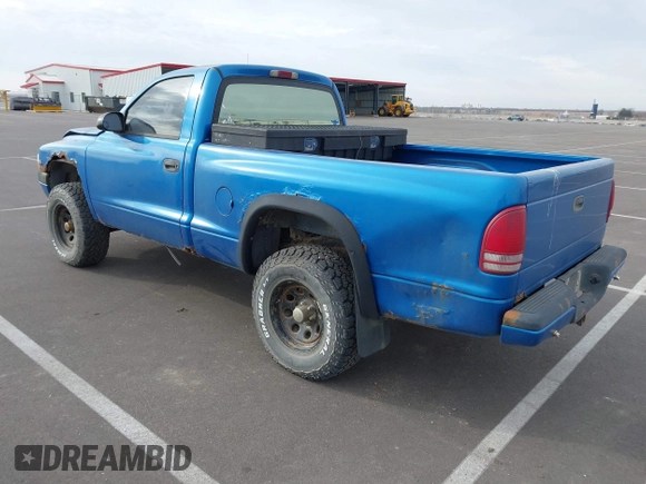 1999 Dodge Dakota with VIN 1B7GG26X5XS296142, listed as a IAAI auction lot 41486667 with 185,436 mi miles and . Bid and sale history available at carsss.com. Image 3.