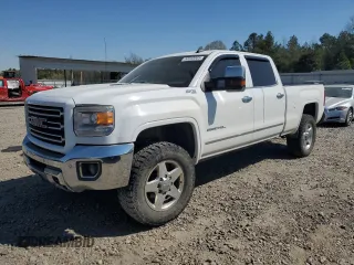 2015 GMC Sierra 2500HD SLT z VIN 1GT12ZE85FF583219, wystawiony jako Copart lot #50345005 z przebiegiem 235 680 mil mil oraz Szkoda całkowita • Salvage title. Historia ofert i sprzedaży dostępna na DreamBid. Obrazek 1.