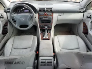 2001 Mercedes-Benz C 320 z VIN WDBRF64J41F032524, wystawiony jako Copart lot #54593195 z przebiegiem 108 126 mil mil oraz Szkoda całkowita • Salvage title. Historia ofert i sprzedaży dostępna na DreamBid. Obrazek 8.