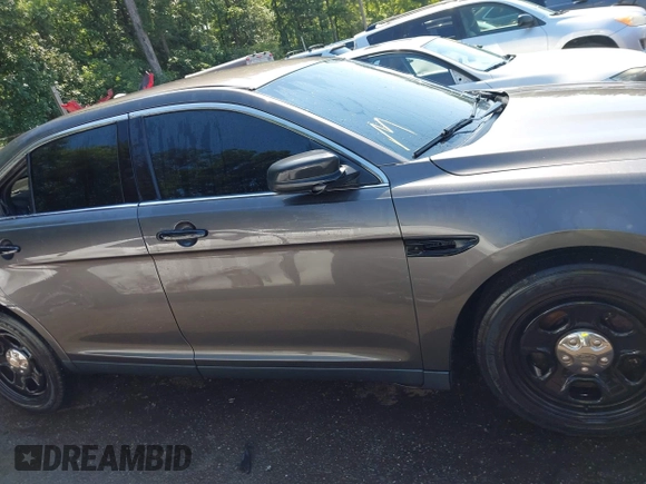 2016 Ford Police Interceptor with VIN 1FAHP2MK3GG126608, listed as a IAAI auction lot 42619846 with 39 mi miles and . Bid and sale history available at DreamBid. Image 12.