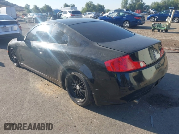 2005 Infiniti G35 Coupe with VIN JNKCV54E85M409346, listed as a IAAI auction lot 42000205 with 164,097 mi miles. Bid and sale history available at carsss.com. Image 3.