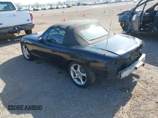 2001 Mazda MX-5 Miata z VIN JM1NB353X10201894, wystawiony jako IAAI lot #42489270 z przebiegiem 207 490 mil mil oraz . Historia ofert i sprzedaży dostępna na DreamBid. Obrazek 3.