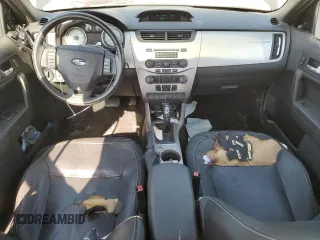 2008 Ford Focus SE z VIN 1FAHP35N08W193642, wystawiony jako Copart lot #53175515 z przebiegiem 199 968 mil mil oraz Szkoda całkowita • Salvage title. Historia ofert i sprzedaży dostępna na DreamBid. Obrazek 8.
