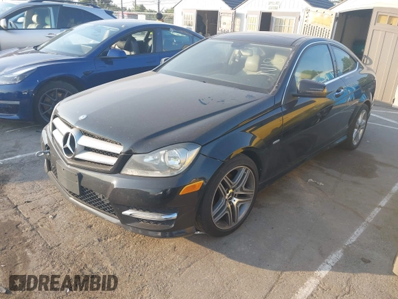 2012 Mercedes-Benz C 250 с VIN WDDGJ4HB7CF780885, выставлен на аукционе IAAI как лот 42598005 с пробегом 133 389 миль миль и . История ставок и продаж доступна на DreamBid. Изображение 2.