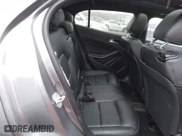 2016 Mercedes-Benz GLA 250 z VIN WDCTG4GB3GJ200747, wystawiony jako IAAI lot #41858135 z przebiegiem 102 810 mil mil oraz . Historia ofert i sprzedaży dostępna na DreamBid. Obrazek 8.