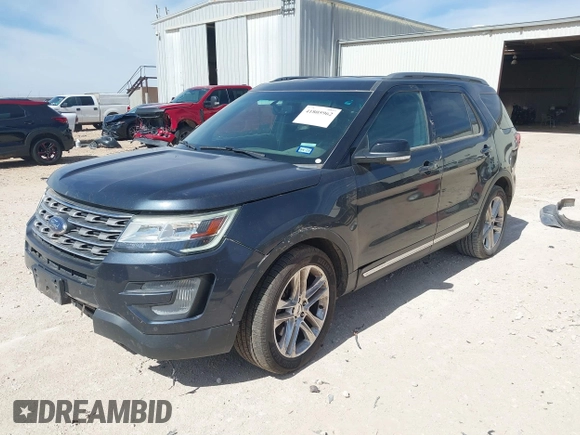 2017 Ford Explorer XLT with VIN 1FM5K7D8XHGA75280, listed as a IAAI auction lot 41805962 with 114,633 mi miles and . Bid and sale history available at carsss.com. Image 18.