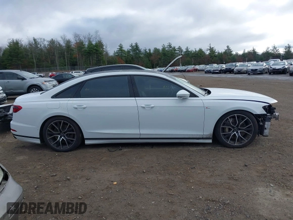 2021 Audi A8 with VIN WAU8DAF80MN025433, listed as a IAAI auction lot 40762726 with 30,690 mi miles. Bid and sale history available at carsss.com. Image 14.