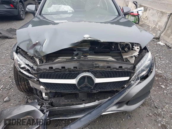 2017 Mercedes-Benz C 300 z VIN WDDWJ4JB4HF379226, wystawiony jako IAAI lot #42366082 z przebiegiem 96 015 mil mil oraz . Historia ofert i sprzedaży dostępna na DreamBid. Obrazek 6.