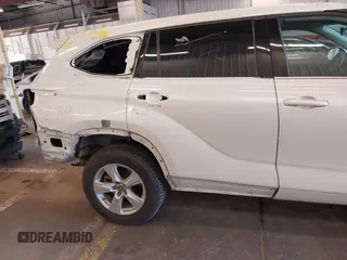 2020 Toyota Highlander LE with VIN 5TDBZRBH4LS020811, listed as a IAAI auction lot 42239163 with 88,757 mi miles and . Bid and sale history available at DreamBid. Image 19.