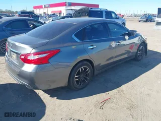 2017 Nissan Altima 2.5 SR with VIN 1N4AL3AP2HC488506, listed as a IAAI auction lot 40853197 with 117,806 mi miles. Bid and sale history available at carsss.com. Image 4.