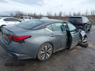 2019 Nissan Altima 2.5 SV with VIN 1N4BL4DV5KC168351, listed as a IAAI auction lot 41942156 with 82,095 mi miles. Bid and sale history available at carsss.com. Image 4.