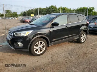 2017 Ford Escape SE z VIN 1FMCU0GD9HUB68293, wystawiony jako Copart lot #59444485 z przebiegiem 129 801 mil mil oraz Czysty tytuł • Clean title. Historia ofert i sprzedaży dostępna na DreamBid. Obrazek 1.