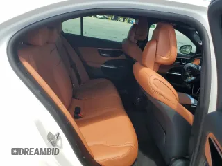 2024 Mercedes-Benz C 300 z VIN W1KAF4GB8RR222009, wystawiony jako Copart lot #54922555 z przebiegiem 5 561 mil mil oraz Szkoda całkowita • Salvage title. Historia ofert i sprzedaży dostępna na DreamBid. Obrazek 10.