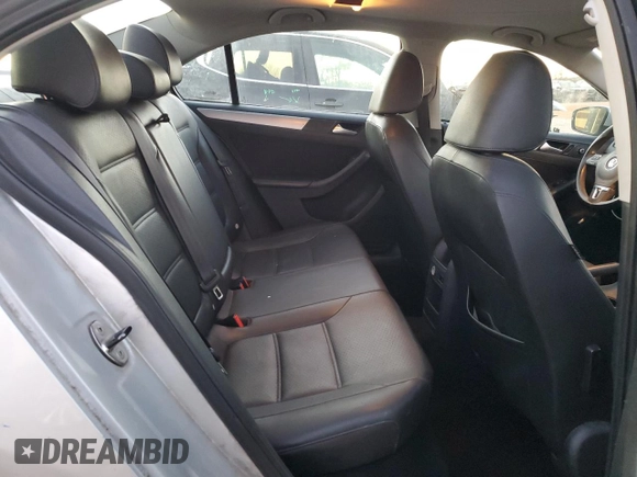 2014 Volkswagen Jetta Sedan SE w/Connectivity with VIN 3VWD07AJ2EM287117, listed as a Copart auction lot 84093024 with 104,477 mi miles and Salvage Title. Bid and sale history available at carsss.com. Image 10.