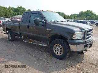2005 Ford F-250 XL с VIN 1FTSX215X5EC32450, выставлен на аукционе IAAI как лот 42405822 с пробегом 185 069 миль миль и . История ставок и продаж доступна на DreamBid. Изображение 1.