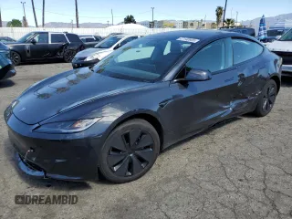2025 Tesla Model 3 Long Range z VIN 5YJ3E1EBXSF939496, wystawiony jako Copart lot #47140905 z przebiegiem 641 mil mil oraz Szkoda całkowita • Salvage title. Historia ofert i sprzedaży dostępna na DreamBid. Obrazek 1.