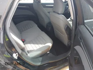 2016 Ford Fusion S z VIN 3FA6P0G73GR121162, wystawiony jako IAAI lot #42298022 z przebiegiem 160 978 mil mil oraz . Historia ofert i sprzedaży dostępna na DreamBid. Obrazek 8.