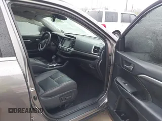 2019 Toyota Highlander SE с VIN 5TDKZRFH6KS566163, выставлен на аукционе IAAI как лот 41714920 с пробегом 87 132 миль миль и . История ставок и продаж доступна на DreamBid. Изображение 5.