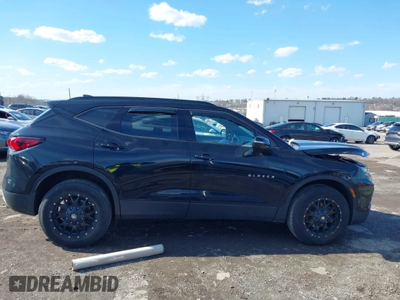 2020 Chevrolet Blazer LT z VIN 3GNKBHRS5LS678981, wystawiony jako IAAI lot #41882477 z przebiegiem Nie podano mil oraz . Historia ofert i sprzedaży dostępna na DreamBid. Obrazek 12.