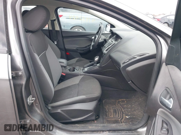 2014 Ford Focus SE with VIN 1FADP3F21EL193164, listed as a IAAI auction lot 41882924 with 122,469 mi miles. Bid and sale history available at carsss.com. Image 5.