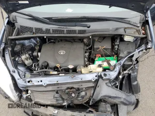 2017 Toyota Sienna XLE with VIN 5TDDZ3DC8HS166630, listed as a Copart auction lot 63404205 with 93,018 mi miles and Salvage title. Bid and sale history available at DreamBid. Image 11.