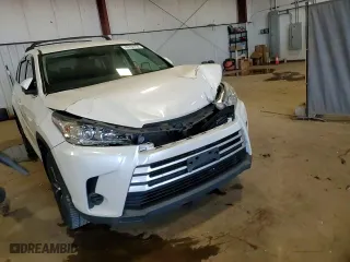 2018 Toyota Highlander LE with VIN 5TDBZRFH8JS880332, listed as a Copart auction lot 49766135 with 106,826 mi miles and Salvage Title. Bid and sale history available at carsss.com. Image 14.