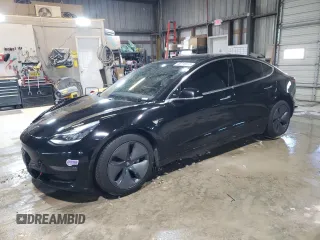 2019 Tesla Model 3 Mid Range z VIN 5YJ3E1EA6KF424549, wystawiony jako Copart lot #45216015 z przebiegiem Nie podano mil oraz Szkoda całkowita • Salvage title. Historia ofert i sprzedaży dostępna na DreamBid. Obrazek 1.