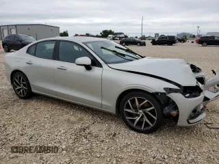 2019 Volvo S60 Momentum with VIN 7JR102FK6KG001352, listed as a Copart auction lot 55452424 with 54,636 mi miles and Salvage Title. Bid and sale history available at carsss.com. Image 4.
