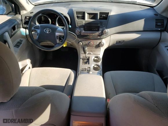 2011 Toyota Highlander with VIN 5TDZA3EH8BS011090, listed as a Copart auction lot 43579365 with 209,698 mi miles and Salvage Title. Bid and sale history available at carsss.com. Image 8.