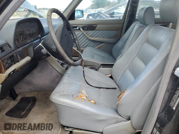 1990 Mercedes-Benz 560 with VIN WDBCA39E1LA513149, listed as a Copart auction lot 65934914 with 181,961 mi miles and Clean Title. Bid and sale history available at DreamBid. Image 7.