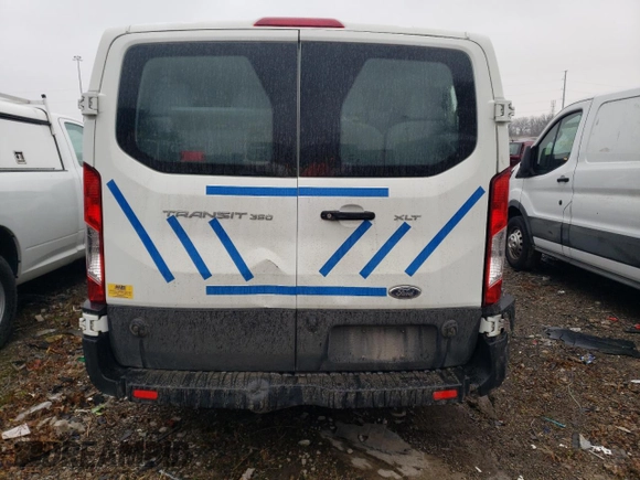 2019 Ford Transit Passenger XL z VIN 1FBZX2ZM1KKB54488, wystawiony jako Copart lot #85083534 z przebiegiem 108 545 mil mil oraz Czysty tytuł • Clean title. Historia ofert i sprzedaży dostępna na DreamBid. Obrazek 6.