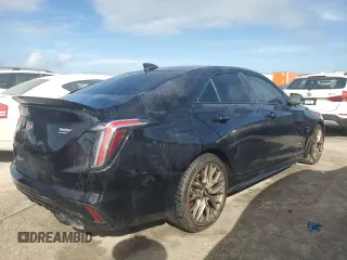 2023 Cadillac CT4-V Blackwing z VIN 1G6DL5RP2P0460117, wystawiony jako Copart lot #75218744 z przebiegiem 5623 mil mil oraz Nie do naprawy. Historia ofert i sprzedaży dostępna na DreamBid. Obrazek 3.