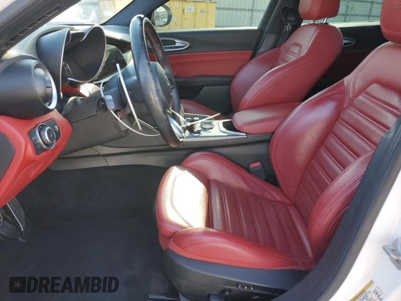2020 Alfa Romeo Giulia Ti Sport z VIN ZARFAMBN4L7635554, wystawiony jako Copart lot #47129825 z przebiegiem 46 324 mil mil oraz Szkoda całkowita • Salvage title. Historia ofert i sprzedaży dostępna na DreamBid. Obrazek 7.