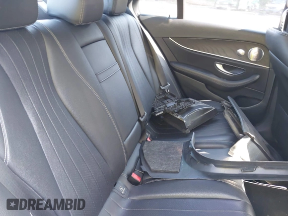 2017 Mercedes-Benz E 300 Luxury с VIN WDDZF4KB3HA203925, выставлен на аукционе IAAI как лот 42537540 с пробегом 31 256 миль миль и . История ставок и продаж доступна на DreamBid. Изображение 8.
