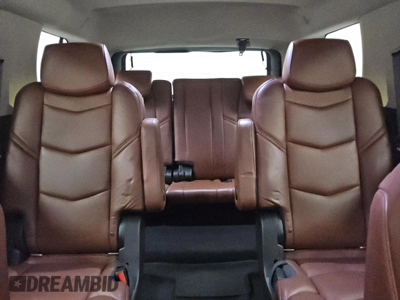 2017 Cadillac Escalade Luxury z VIN 1GYS4BKJ1HR353332, wystawiony jako Copart lot #55863395 z przebiegiem 93 106 mil mil oraz Czysty tytuł • Clean title. Historia ofert i sprzedaży dostępna na DreamBid. Obrazek 10.