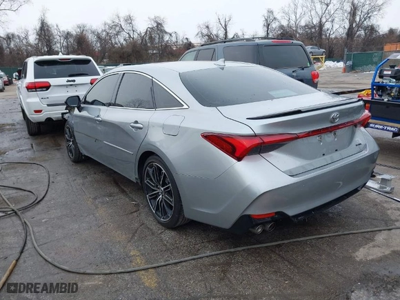 2019 Toyota Avalon XLE with VIN 4T1BZ1FB9KU005475, listed as a IAAI auction lot 41293798 with 111,630 mi miles. Bid and sale history available at carsss.com. Image 3.
