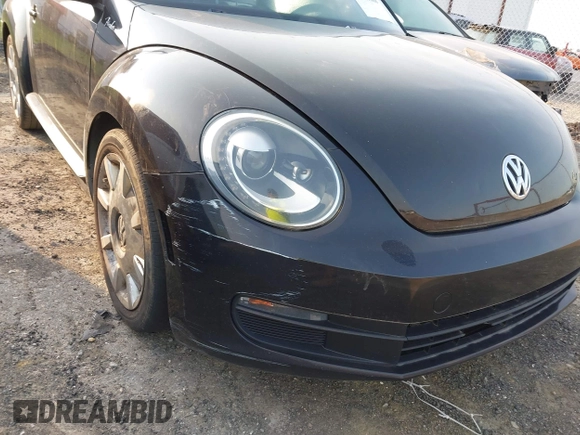 2013 Volkswagen Beetle 2.5L w/Sun/Sound/Nav с VIN 3VWJP7AT7DM677581, выставлен на аукционе IAAI как лот 42429868 с пробегом Не указан миль и . История ставок и продаж доступна на DreamBid. Изображение 6.