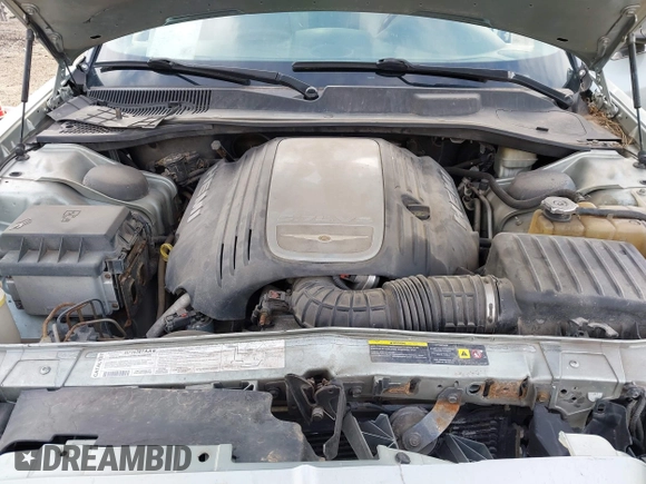 2006 Chrysler 300 C with VIN 2C3LK63H56H423161, listed as a IAAI auction lot 41947286 with 227,092 mi miles and . Bid and sale history available at carsss.com. Image 10.