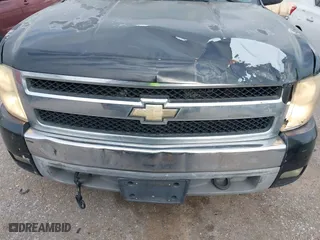 2007 Chevrolet Silverado 1500 LT w/1LT with VIN 1GCEC19J97Z514496, listed as a IAAI auction lot 41756114 with 201,886 mi miles. Bid and sale history available at carsss.com. Image 6.