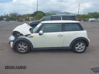 2012 MINI Hardtop with VIN WMWSU3C54CT262450, listed as a IAAI auction lot 42148430 with 55,250 mi miles and . Bid and sale history available at DreamBid. Image 15.