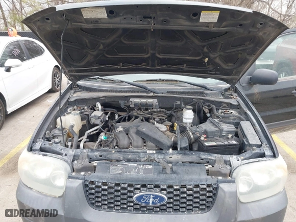 2006 Ford Escape XLT with VIN 1FMYU93126KA06942, listed as a IAAI auction lot 41851023 with 151,695 mi miles. Bid and sale history available at carsss.com. Image 10.