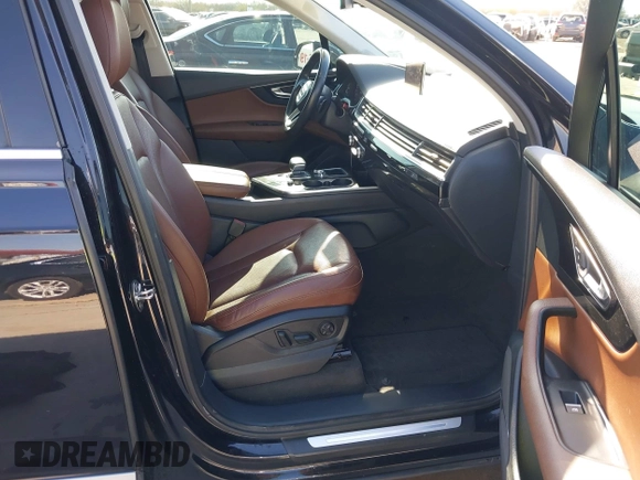 2019 Audi Q7 Prestige with VIN WA1VAAF70KD003824, listed as a IAAI auction lot 41696478 with 89,217 mi miles and . Bid and sale history available at DreamBid. Image 5.