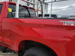 2019 Chevrolet Silverado 1500 LT Trail Boss with VIN 1GCPYFED1KZ372984, listed as a IAAI auction lot 42040215 with 168,297 mi miles. Bid and sale history available at carsss.com. Image 1.