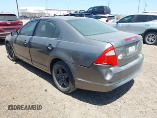 2010 Ford Fusion SE with VIN 3FAHP0HA0AR352188, listed as a IAAI auction lot 42004772 with 227,687 mi miles. Bid and sale history available at carsss.com. Image 3.